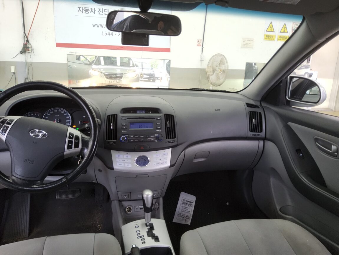 HYUNDAI AVANTE HD 1.6 VVT S16 LUXURY 2009 - zdjęcie 11