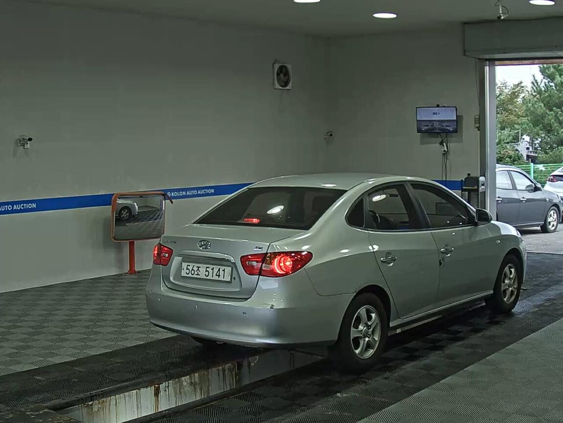HYUNDAI AVANTE HD 1.6 VVT S16 LUXURY 2009 - zdjęcie 5