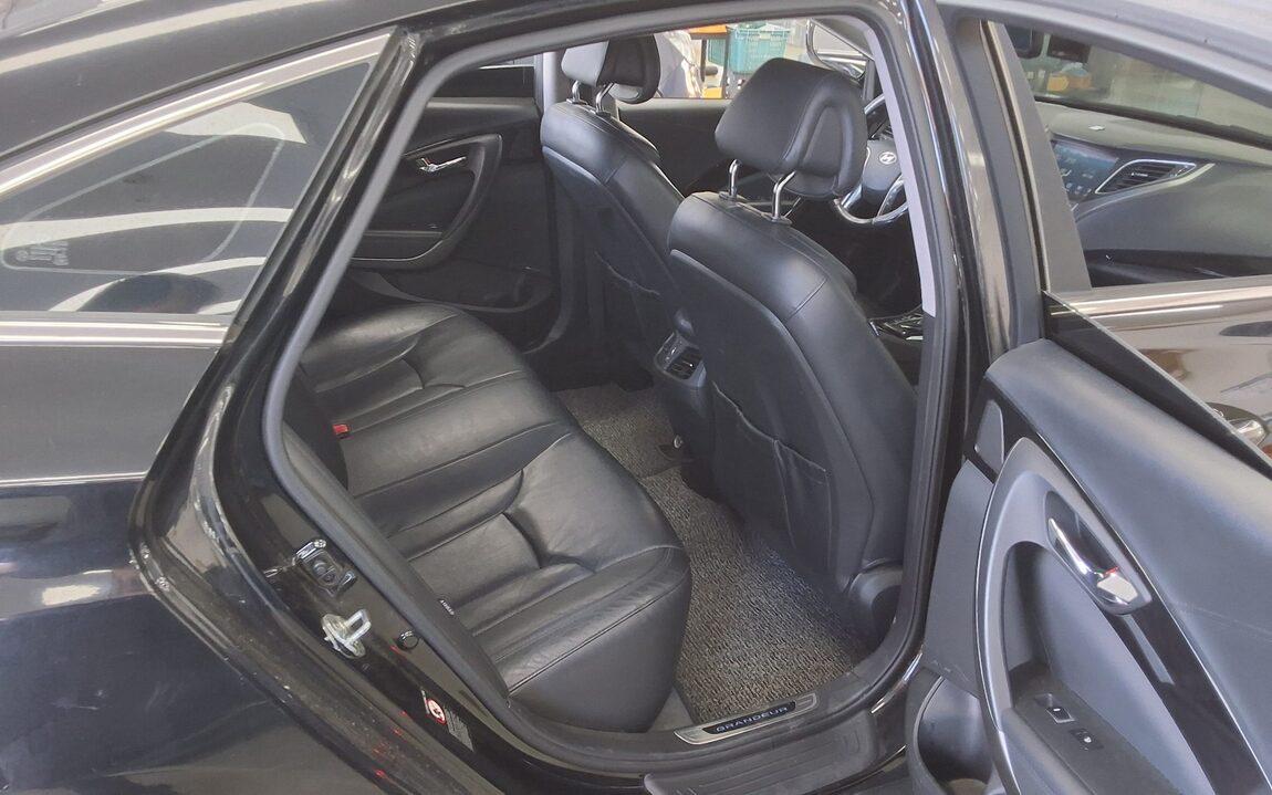 HYUNDAI GRANDEUR HG DIESEL HG 220 PREMIUM 2015 - zdjęcie 13