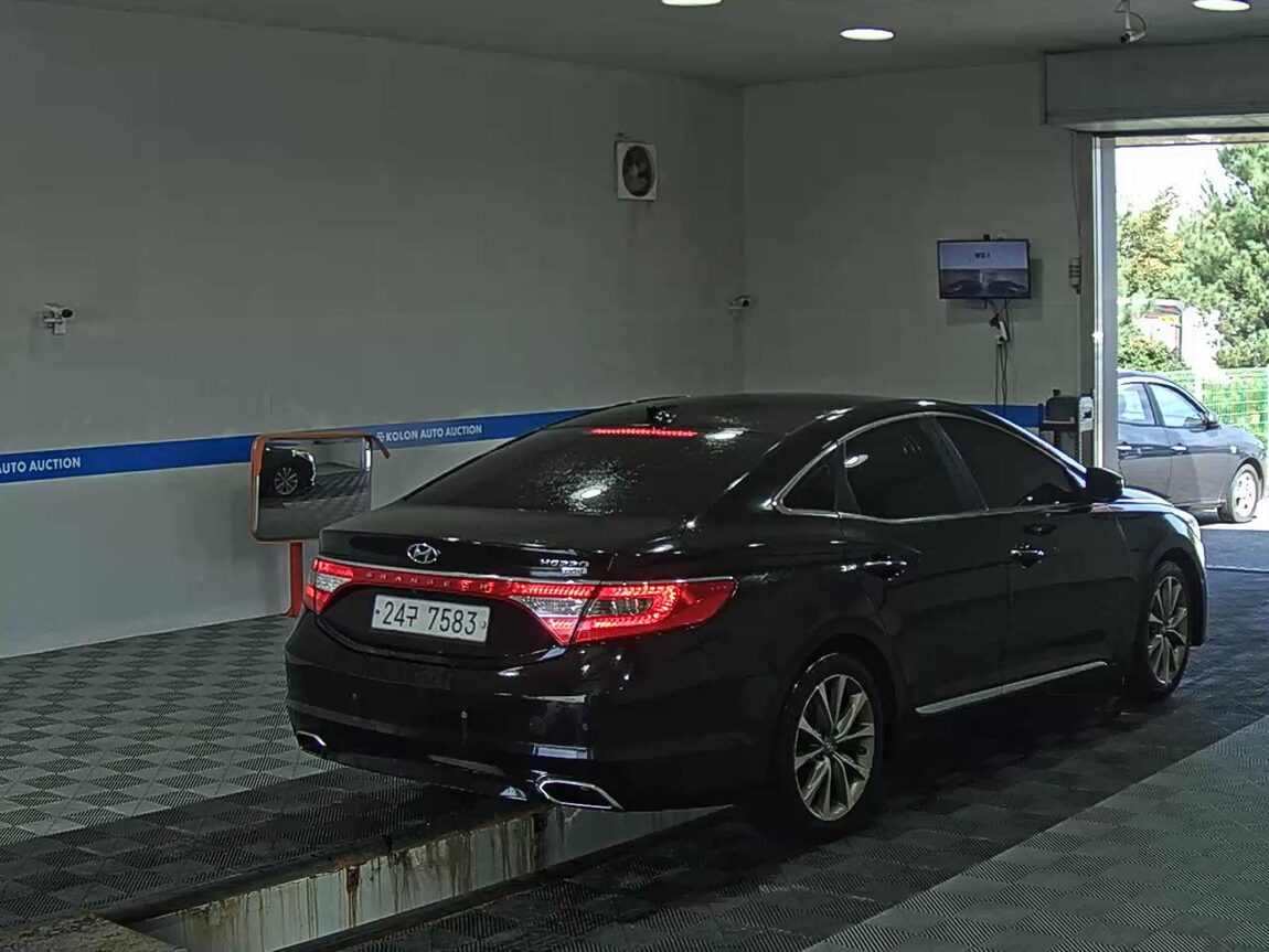 HYUNDAI GRANDEUR HG DIESEL HG 220 PREMIUM 2015 - zdjęcie 5
