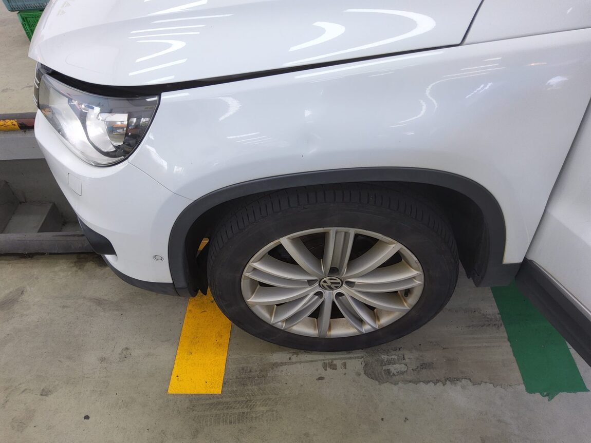 VOLKSWAGEN TIGUAN 2.0 TDI BLUEMOTION PREMIUM 2015 - zdjęcie 25