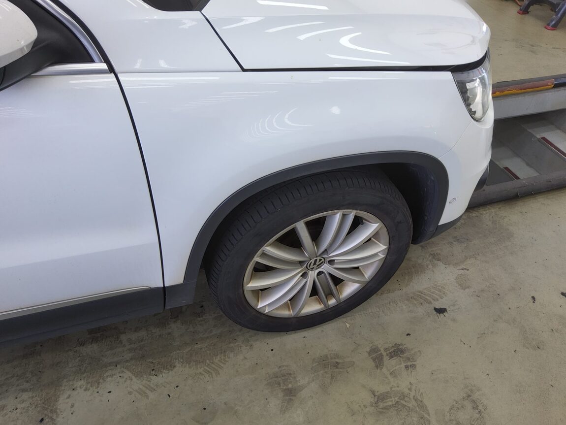 VOLKSWAGEN TIGUAN 2.0 TDI BLUEMOTION PREMIUM 2015 - zdjęcie 27