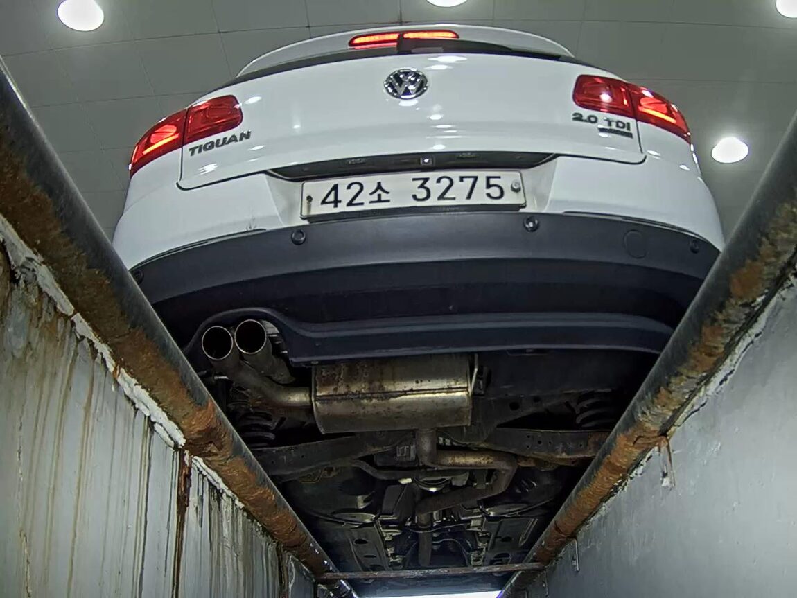 VOLKSWAGEN TIGUAN 2.0 TDI BLUEMOTION PREMIUM 2015 - zdjęcie 8