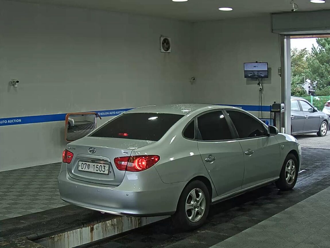HYUNDAI AVANTE HD 1.6 VVT S16 LUXURY 2007 - zdjęcie 5