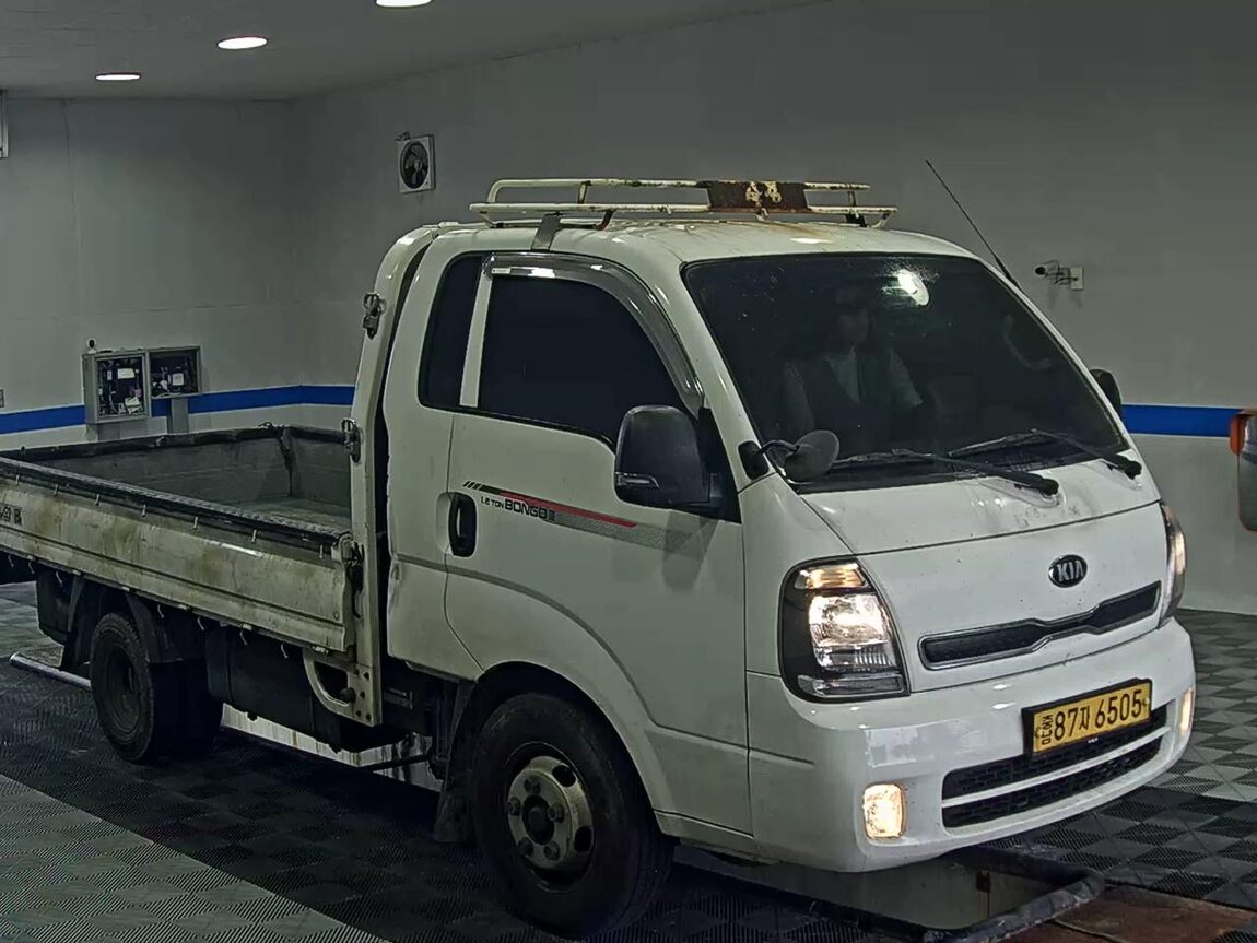 KIA THE NEW BONGO III CARGO 1.2 TON KING CAB EXTRA LONG WHEELBASE GL 2021 - zdjęcie 3
