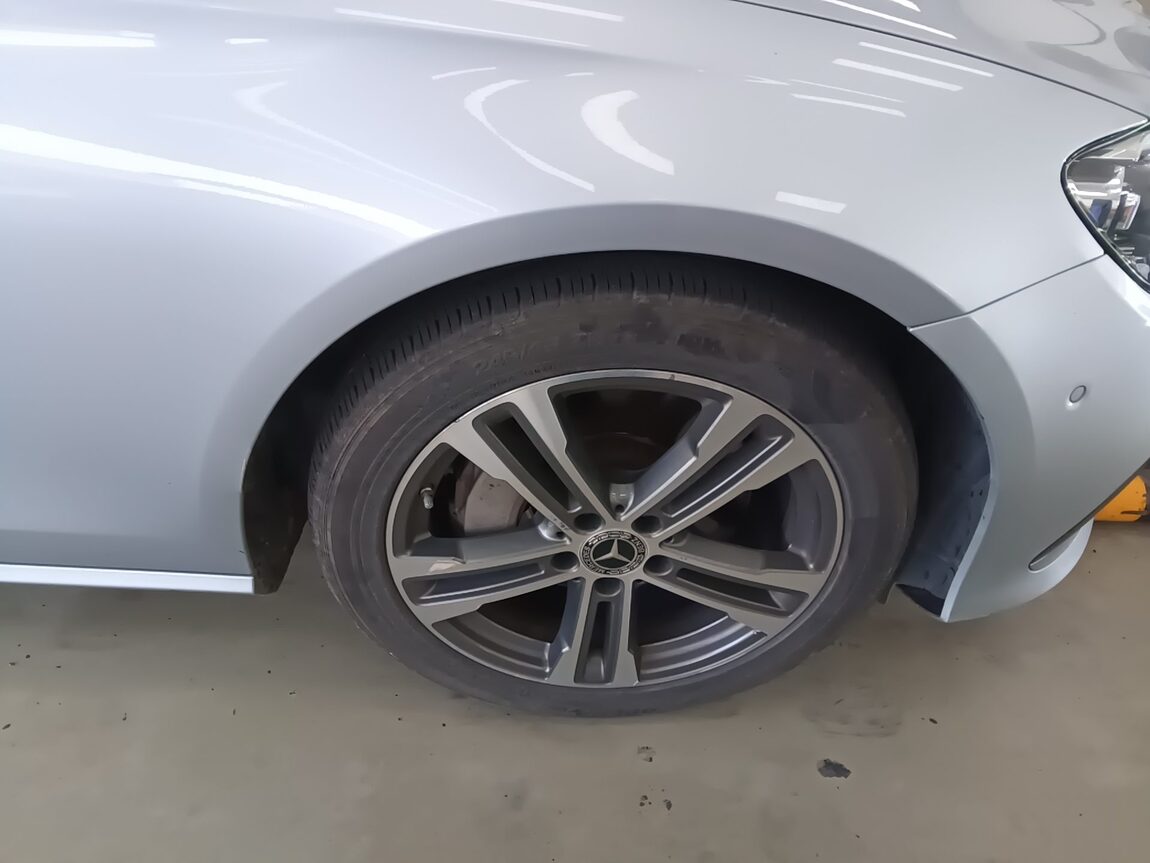 MERCEDES-BENZ E-CLASS (5TH GEN) E350 4MATIC AVANTGARDE 2021 - zdjęcie 29