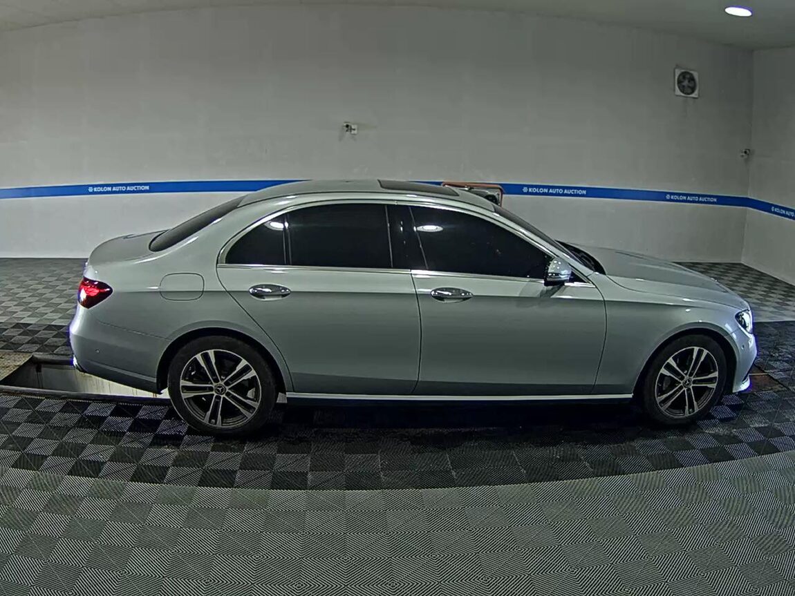 MERCEDES-BENZ E-CLASS (5TH GEN) E350 4MATIC AVANTGARDE 2021 - zdjęcie 4