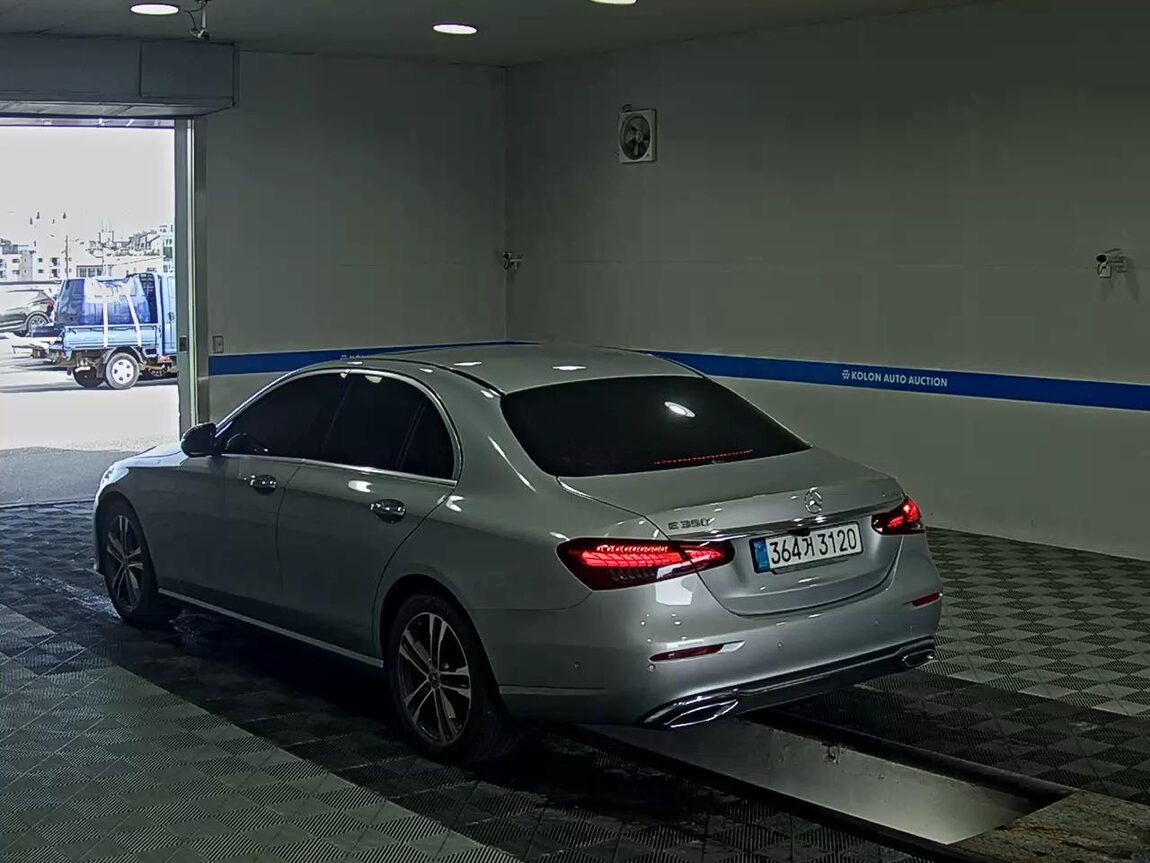 MERCEDES-BENZ E-CLASS (5TH GEN) E350 4MATIC AVANTGARDE 2021 - zdjęcie 6
