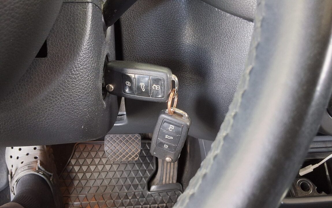 VOLKSWAGEN TIGUAN 2.0 TDI 4MOTION 2011 - zdjęcie 20