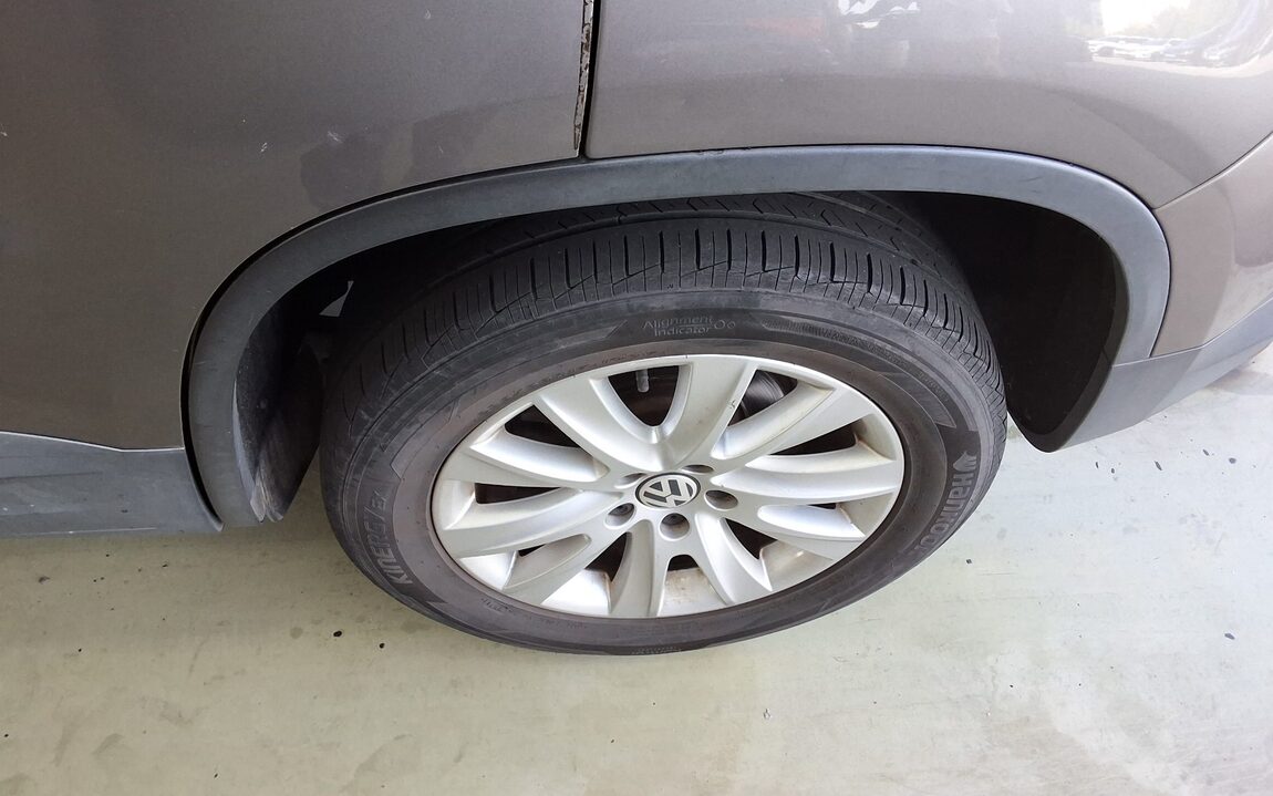 VOLKSWAGEN TIGUAN 2.0 TDI 4MOTION 2011 - zdjęcie 25