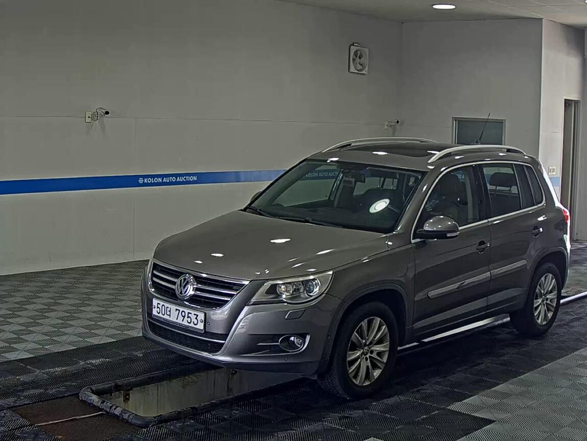 VOLKSWAGEN TIGUAN 2.0 TDI 4MOTION 2011 - zdjęcie 2