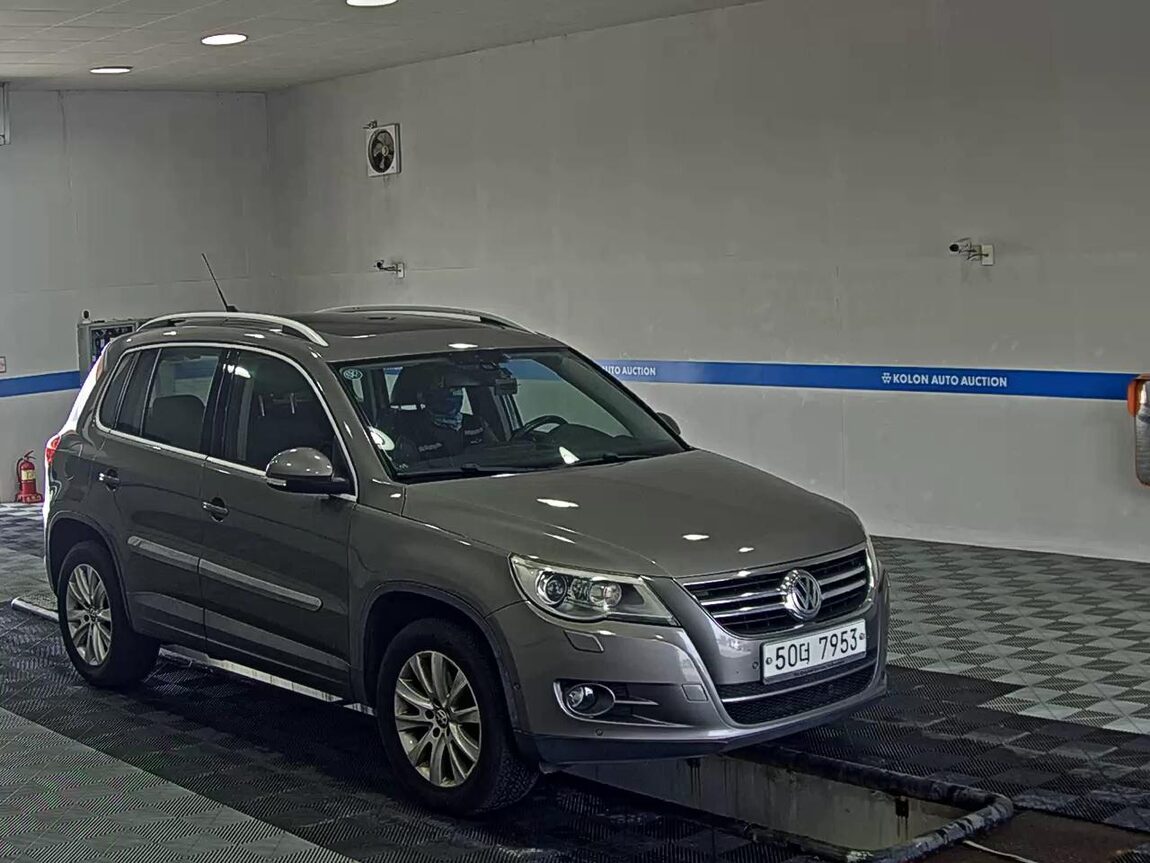 VOLKSWAGEN TIGUAN 2.0 TDI 4MOTION 2011 - zdjęcie 3