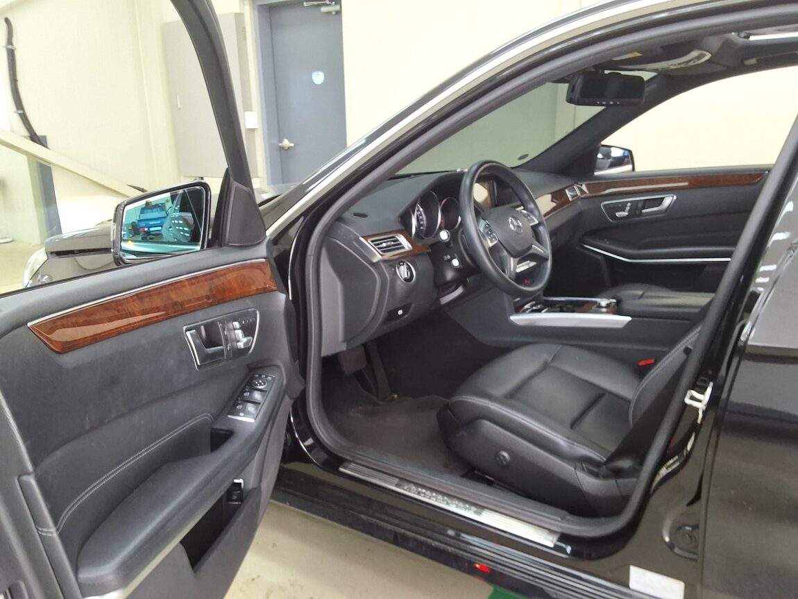 MERCEDES-BENZ E-CLASS (4TH GEN) E200 ELEGANCE 2014 - zdjęcie 11