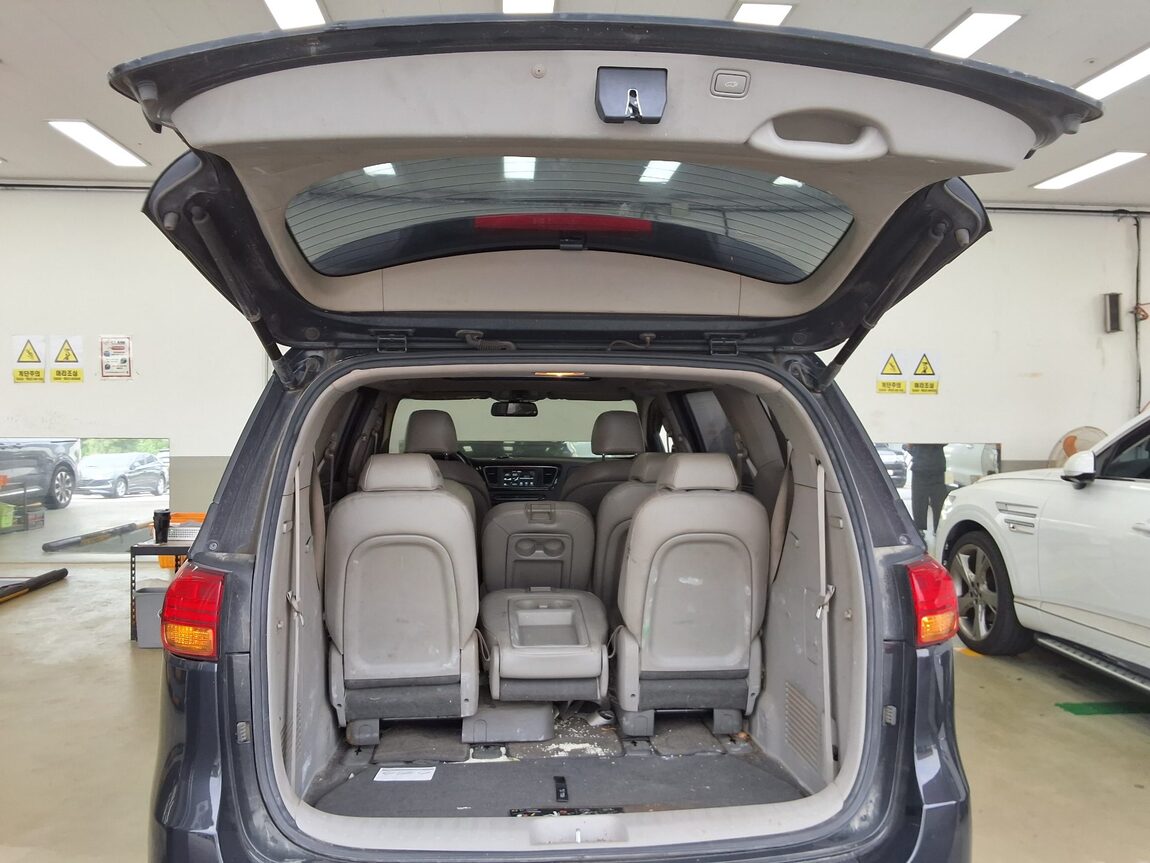 KIA ALL NEW CARNIVAL 11-SEATER DIESEL PRESTIGE 2015 - zdjęcie 15