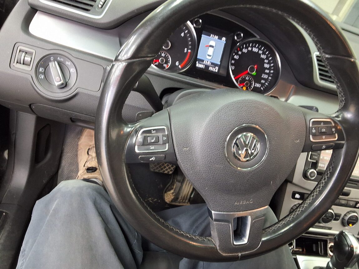 VOLKSWAGEN CC 2.0 TDI BLUEMOTION 4MOTION 2013 - zdjęcie 23