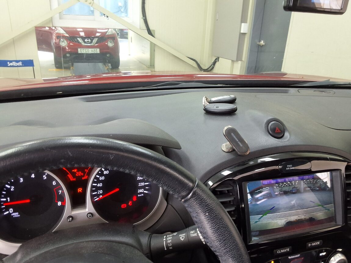 NISSAN JUKE 1.6 S 2016 - zdjęcie 25