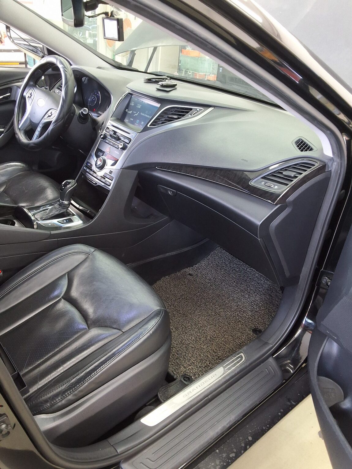 HYUNDAI GRANDEUR HG HG 300 PREMIUM 2015 - zdjęcie 14