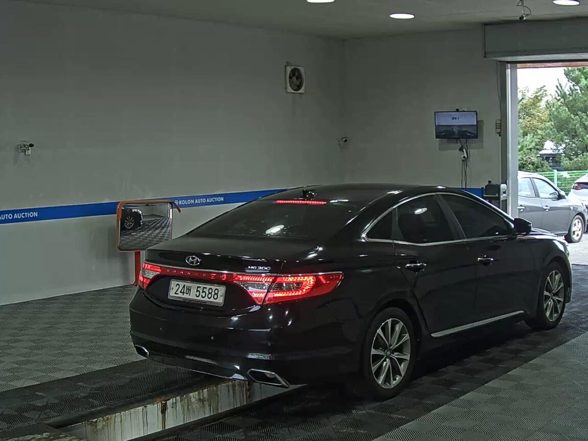 HYUNDAI GRANDEUR HG HG 300 PREMIUM 2015 - zdjęcie 5