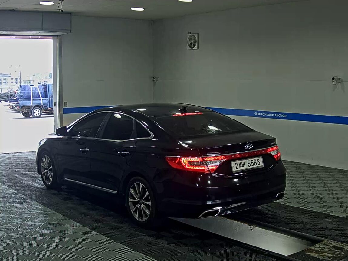 HYUNDAI GRANDEUR HG HG 300 PREMIUM 2015 - zdjęcie 6