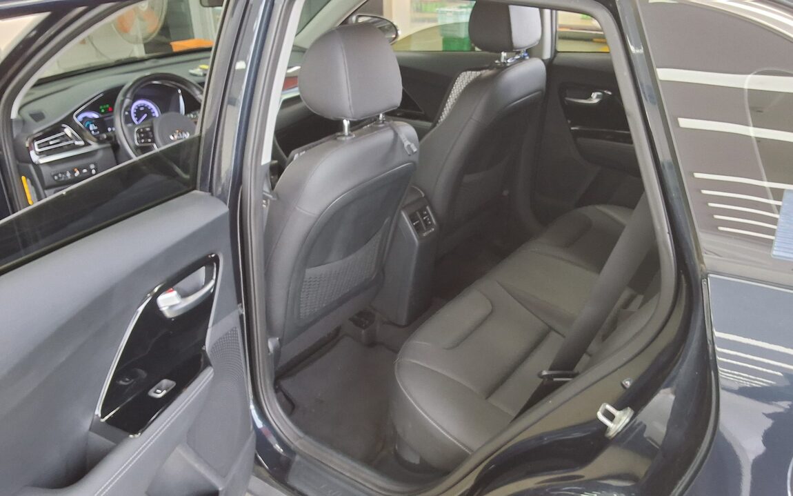 KIA THE NEW NIRO 1.6 GDI HEV PRESTIGE 2020 - zdjęcie 12