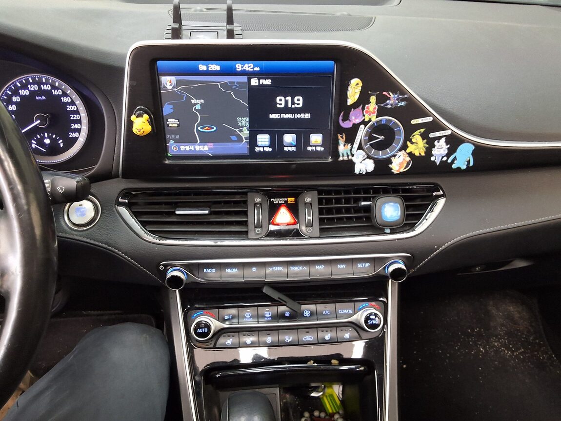 HYUNDAI GRANDEUR IG 2.4 GDi PREMIUM 2018 - zdjęcie 24