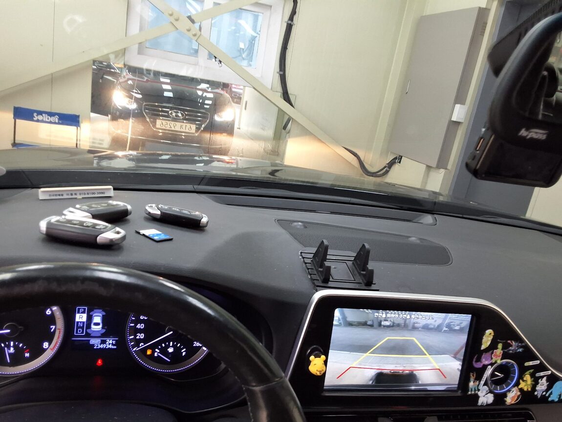 HYUNDAI GRANDEUR IG 2.4 GDi PREMIUM 2018 - zdjęcie 25