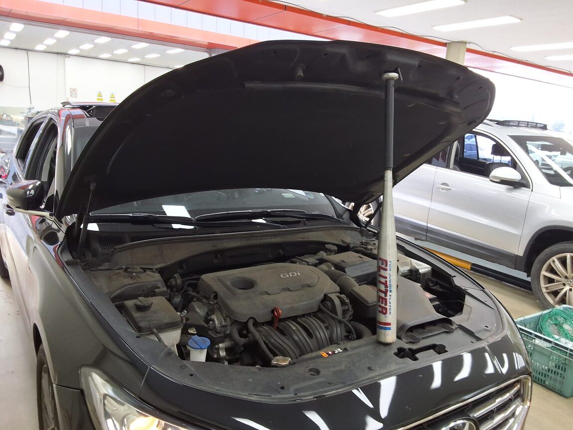 HYUNDAI GRANDEUR IG 2.4 GDi PREMIUM 2018 - zdjęcie 18