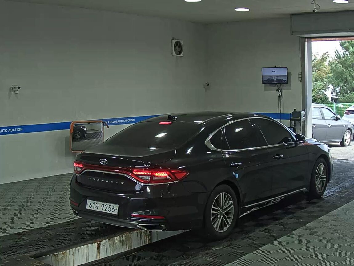 HYUNDAI GRANDEUR IG 2.4 GDi PREMIUM 2018 - zdjęcie 5