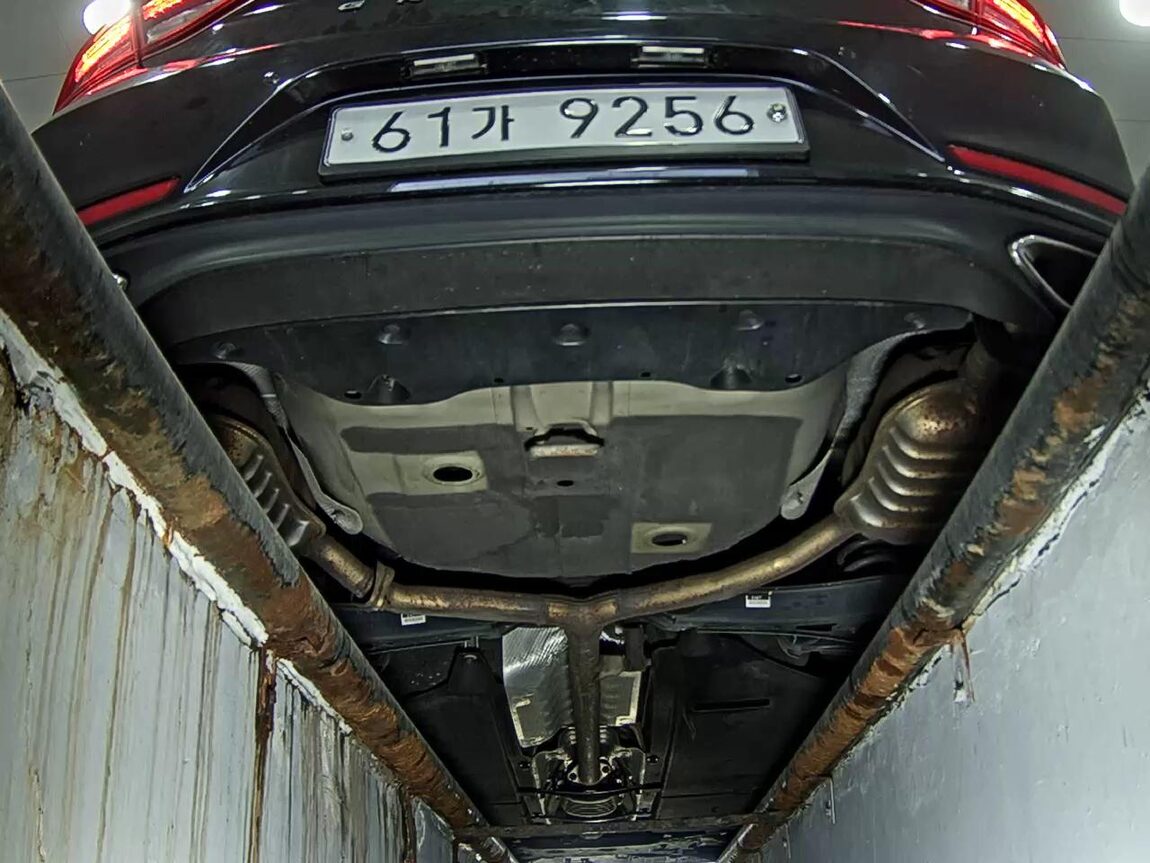HYUNDAI GRANDEUR IG 2.4 GDi PREMIUM 2018 - zdjęcie 8