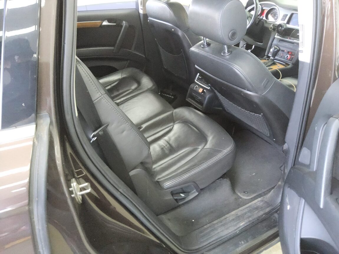 AUDI Q7 3.0 TDI QUATTRO 2011 - zdjęcie 13