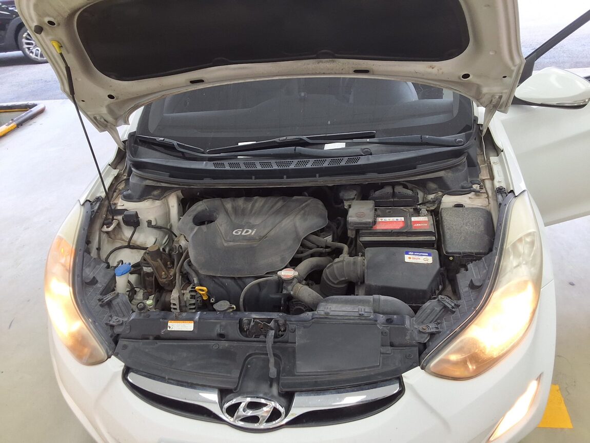 HYUNDAI AVANTE MD M16 GDi PREMIER 2011 - zdjęcie 18