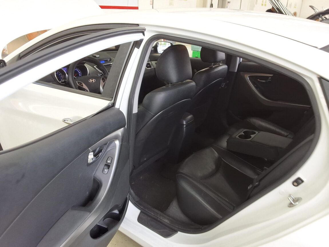 HYUNDAI AVANTE MD M16 GDi PREMIER 2011 - zdjęcie 12
