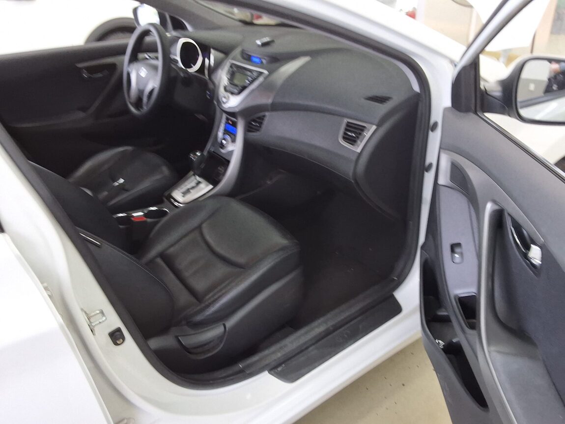 HYUNDAI AVANTE MD M16 GDi PREMIER 2011 - zdjęcie 14
