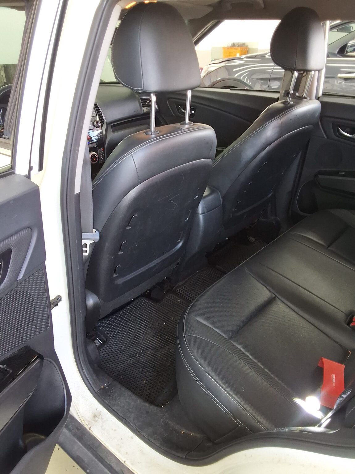 KG MOBILITY (SSANGYONG) TIVOLI GASOLINE 2WD VX 2017 - zdjęcie 12