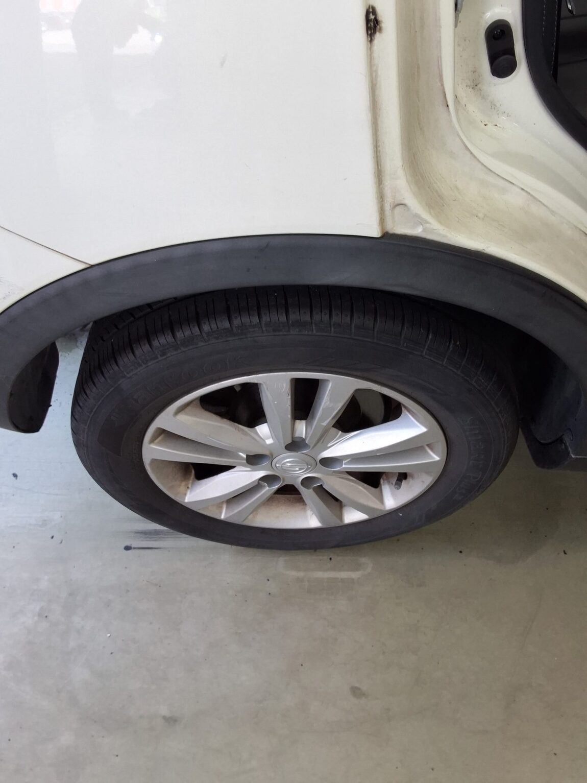 KG MOBILITY (SSANGYONG) TIVOLI GASOLINE 2WD VX 2017 - zdjęcie 23