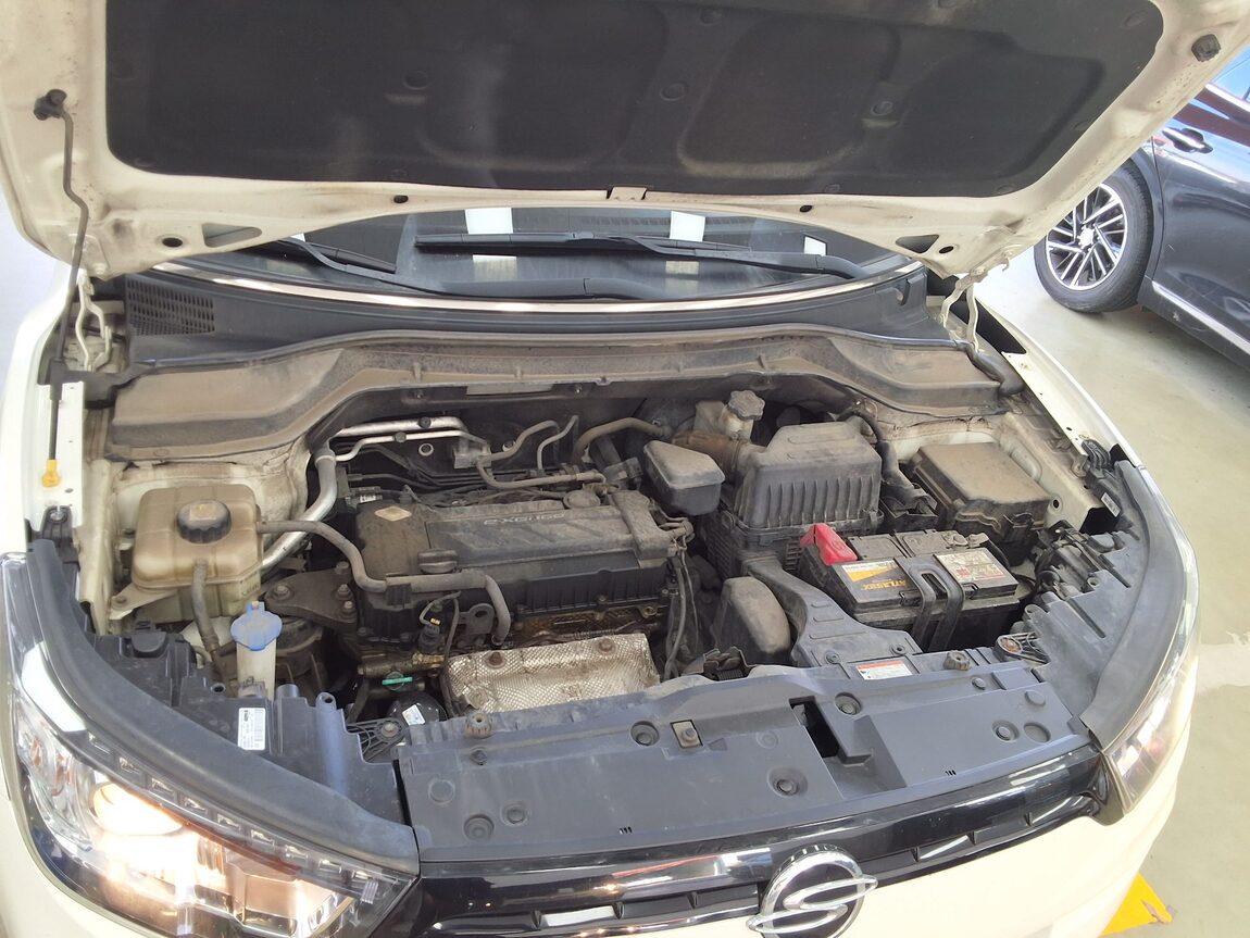 KG MOBILITY (SSANGYONG) TIVOLI GASOLINE 2WD VX 2017 - zdjęcie 18