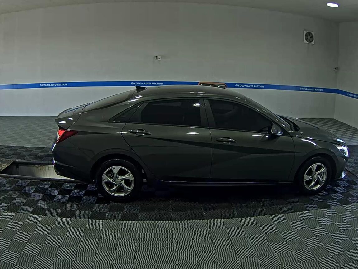 HYUNDAI AVANTE (CN7) 1.6 GASOLINE MODERN 2021 - zdjęcie 4