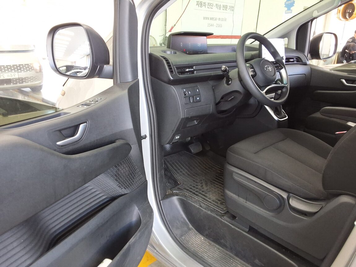 HYUNDAI STARIA 2.2 DIESEL CARGO 5-SEATER SMART 2022 - zdjęcie 11