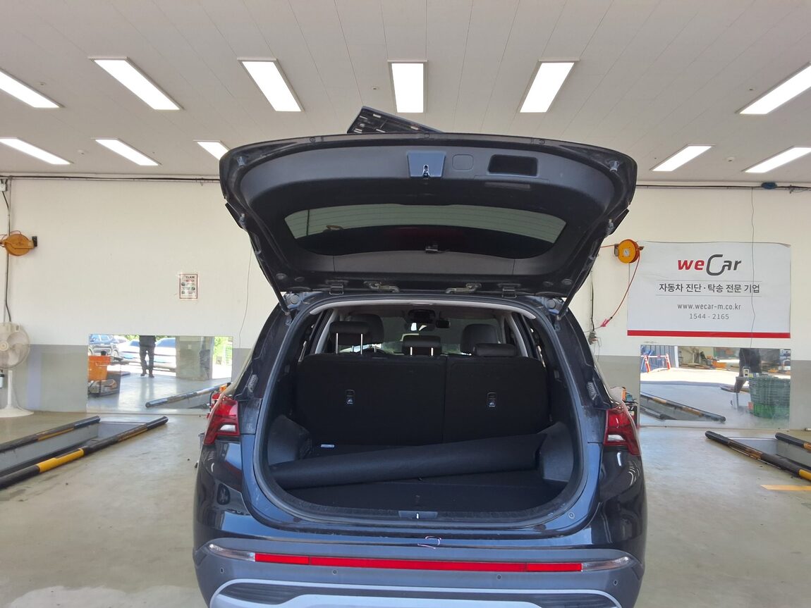 HYUNDAI THE NEW SANTA FE DIESEL 2.2 2WD PREMIUM 2021 - zdjęcie 16