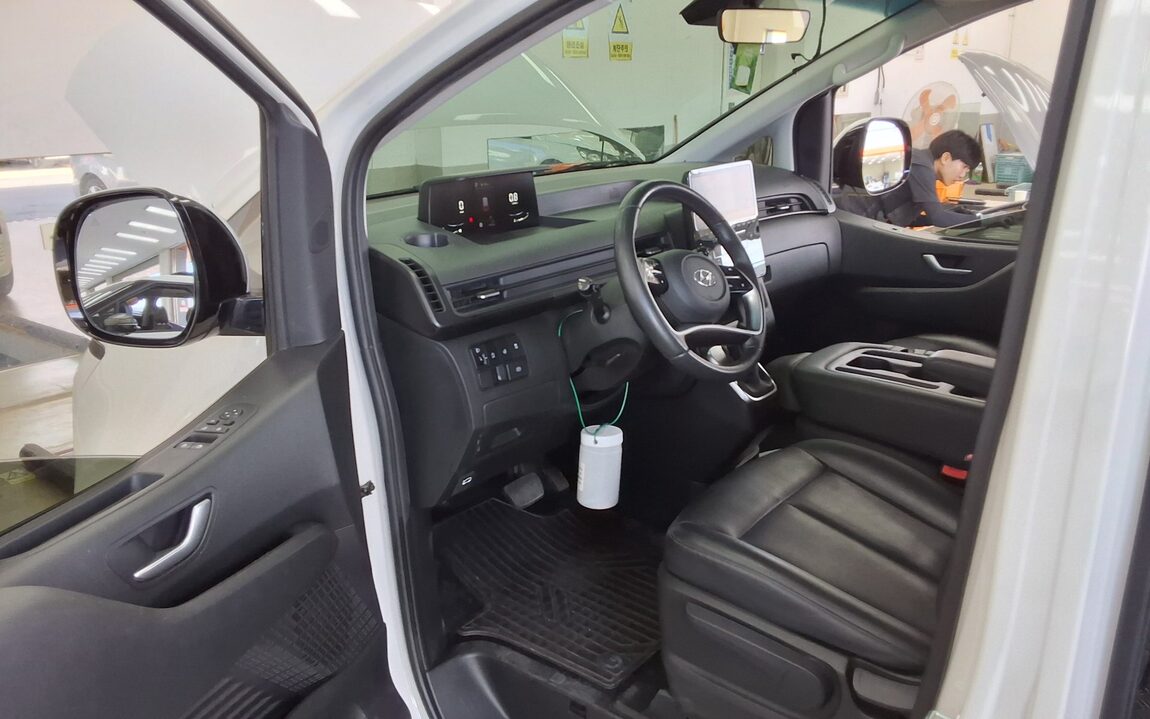 HYUNDAI STARIA 2.2 DIESEL TOURER 11-SEATER 2WD MODERN 2024 - zdjęcie 10