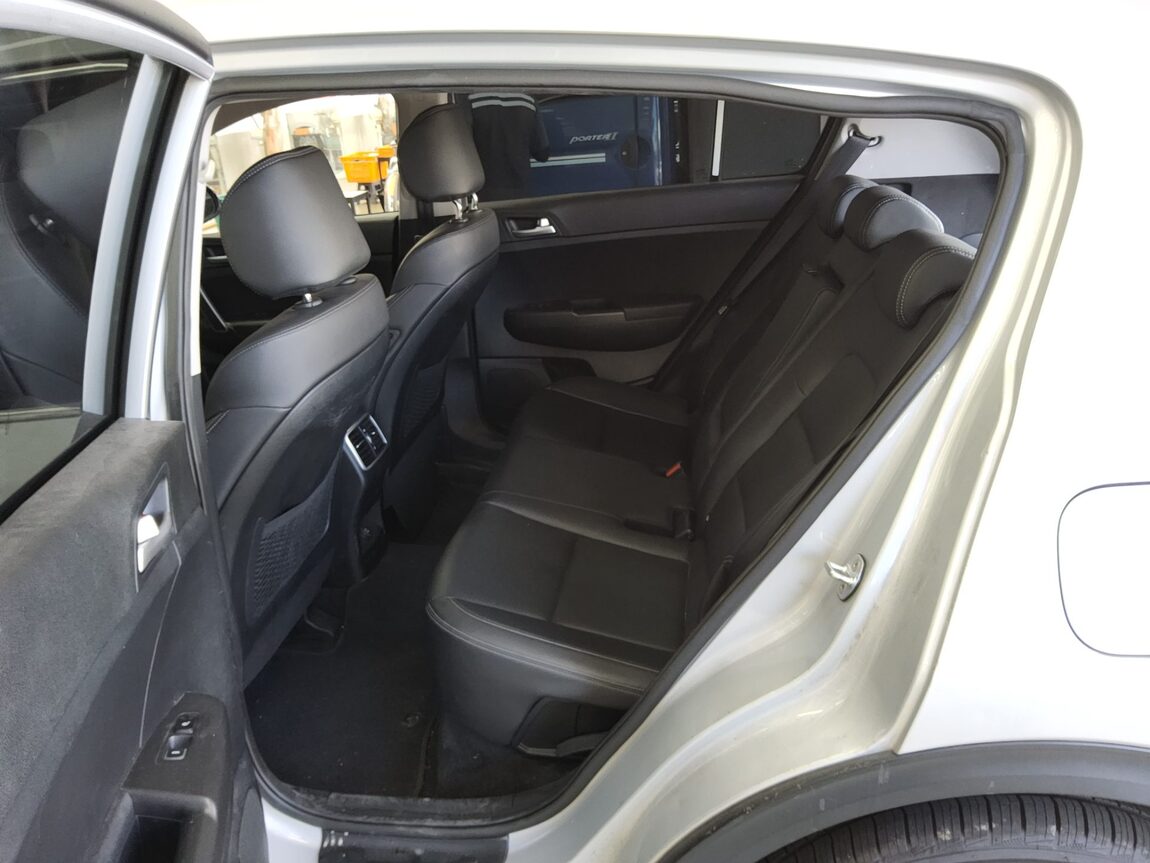 KIA SPORTAGE THE BOLD R2.0 DIESEL 2WD PRESTIGE 2019 - zdjęcie 12