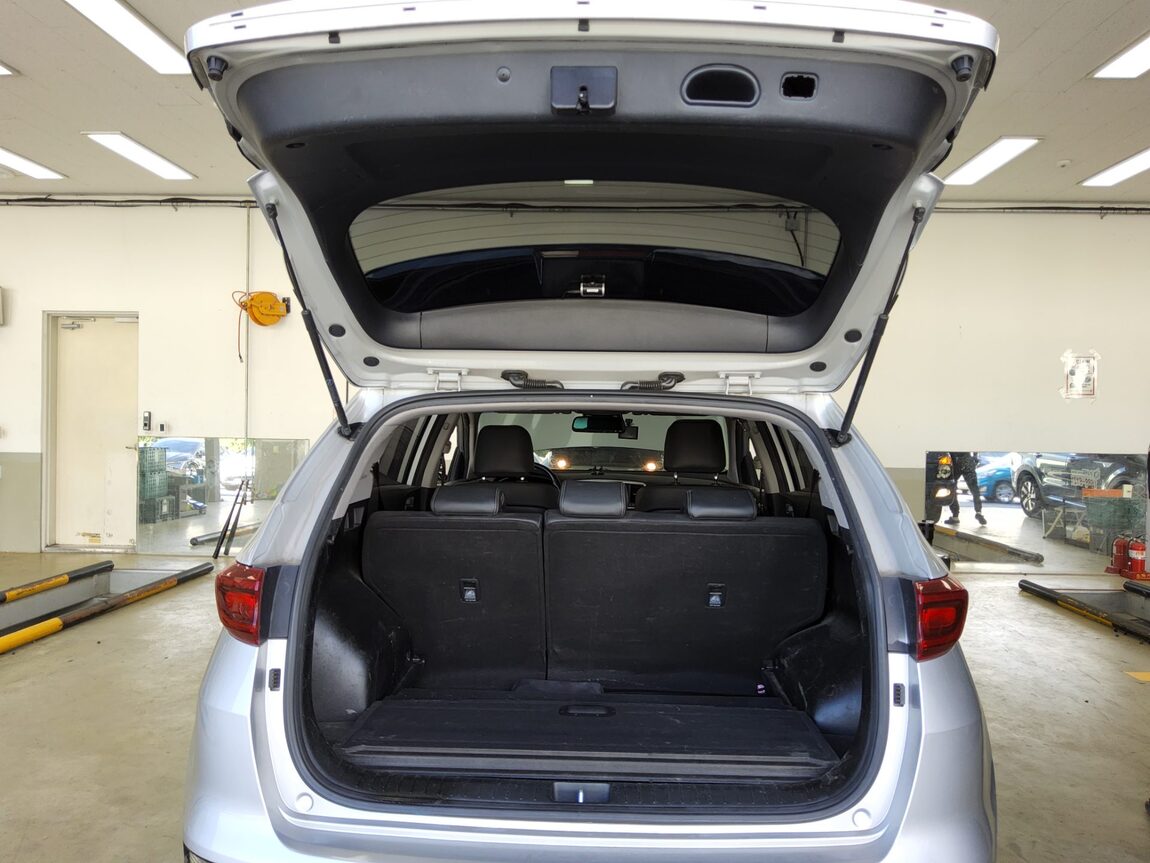 KIA SPORTAGE THE BOLD R2.0 DIESEL 2WD PRESTIGE 2019 - zdjęcie 15