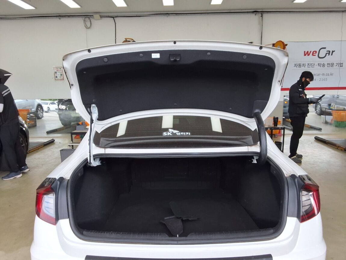 HYUNDAI SONATA (DN8) G2.0 PREMIUM 2021 - zdjęcie 16