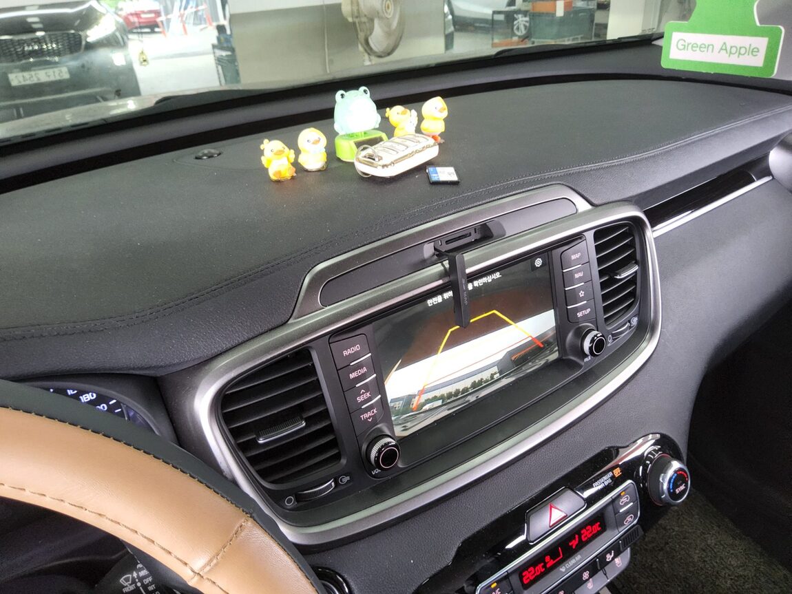 KIA THE NEW SORENTO DIESEL R2.2 2WD PRESTIGE NO.1 EDITION 2018 - zdjęcie 17