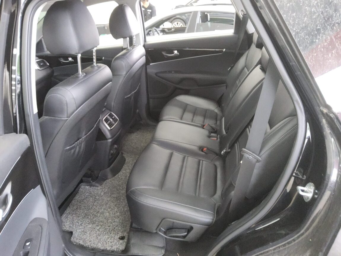 KIA THE NEW SORENTO DIESEL R2.2 2WD PRESTIGE NO.1 EDITION 2018 - zdjęcie 12