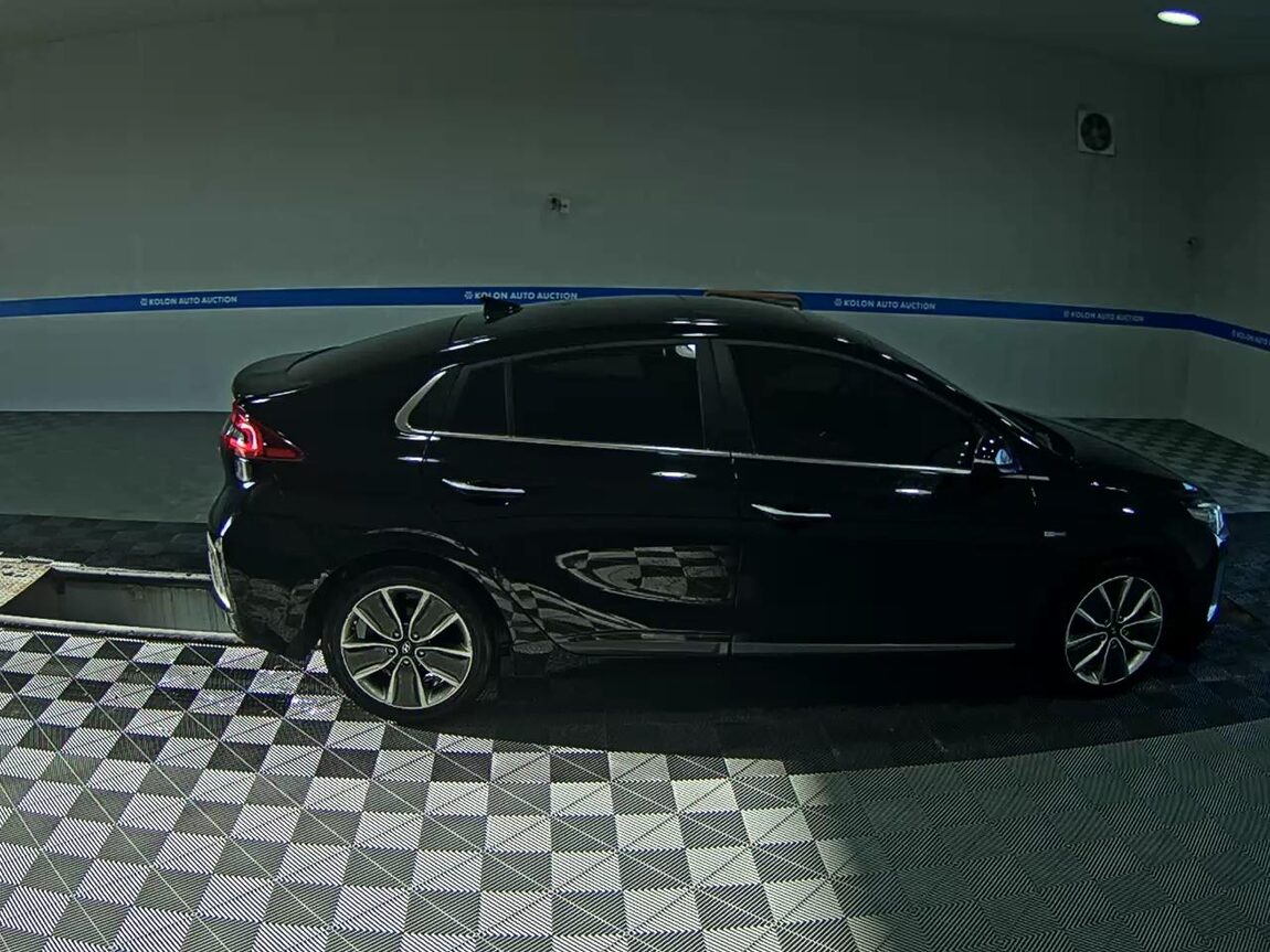 HYUNDAI IONIQ HYBRID Q 2019 - zdjęcie 4