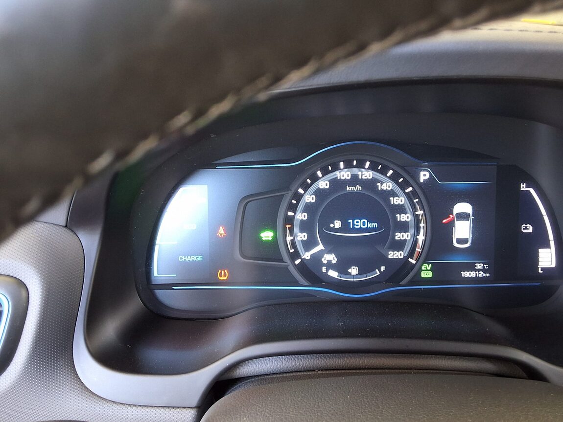 HYUNDAI IONIQ HYBRID Q 2019 - zdjęcie 9