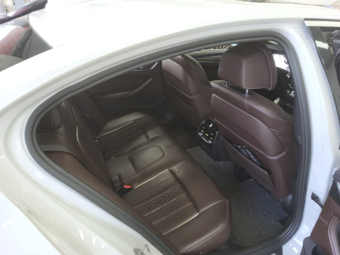 BMW 5 SERIES (7TH GEN) 520d M SPORT PACK PLUS 2018 - zdjęcie 13