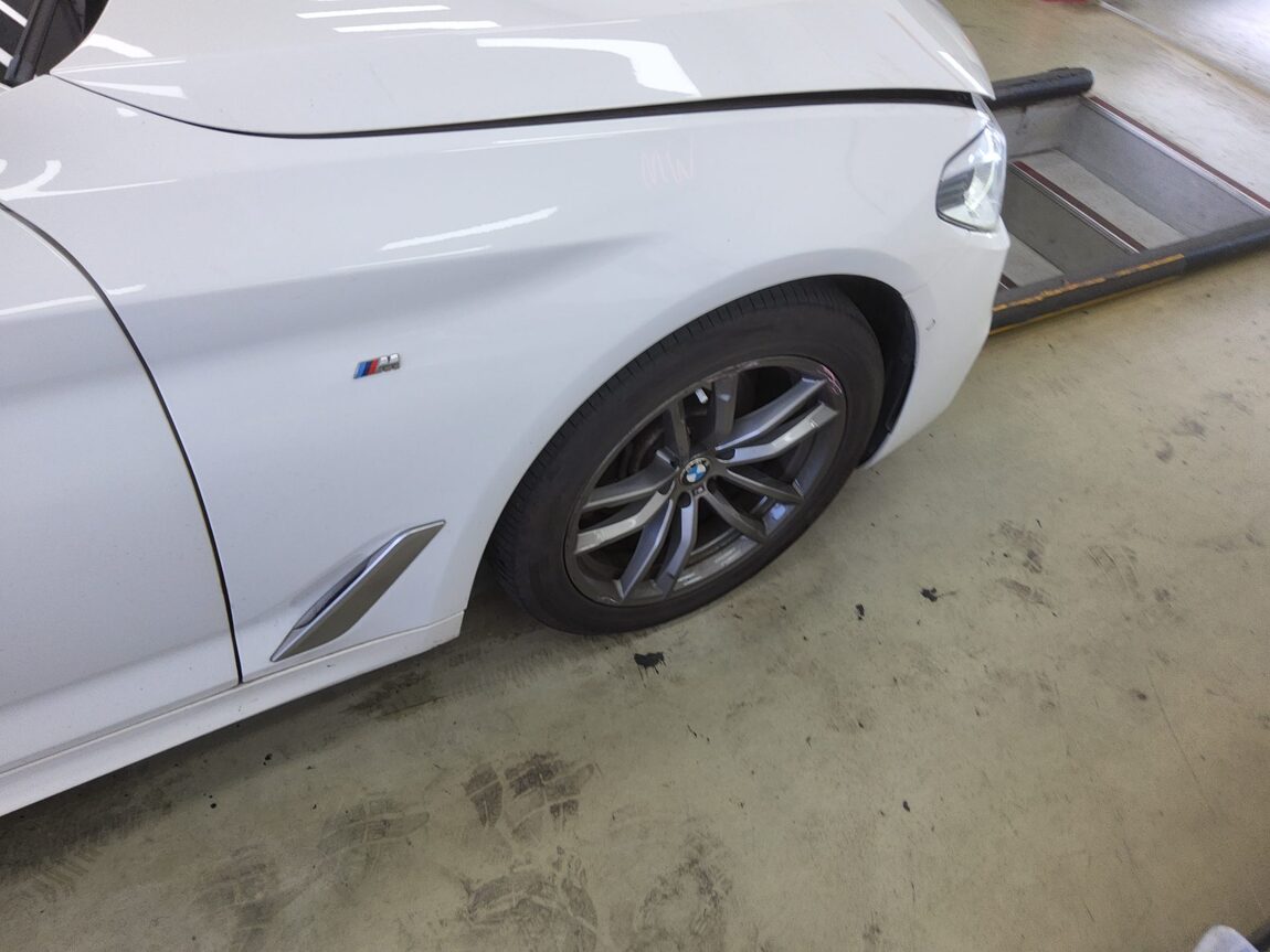 BMW 5 SERIES (7TH GEN) 520d M SPORT PACK PLUS 2018 - zdjęcie 24