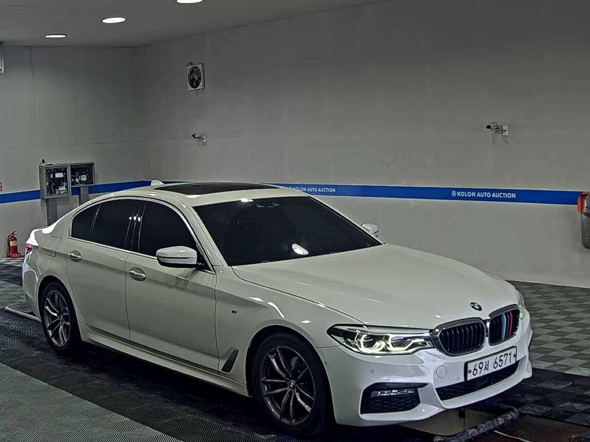 BMW 5 SERIES (7TH GEN) 520d M SPORT PACK PLUS 2018 - zdjęcie 3